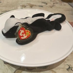 COPY - Ty Beanie Baby, Stinky the Skunk. NWT